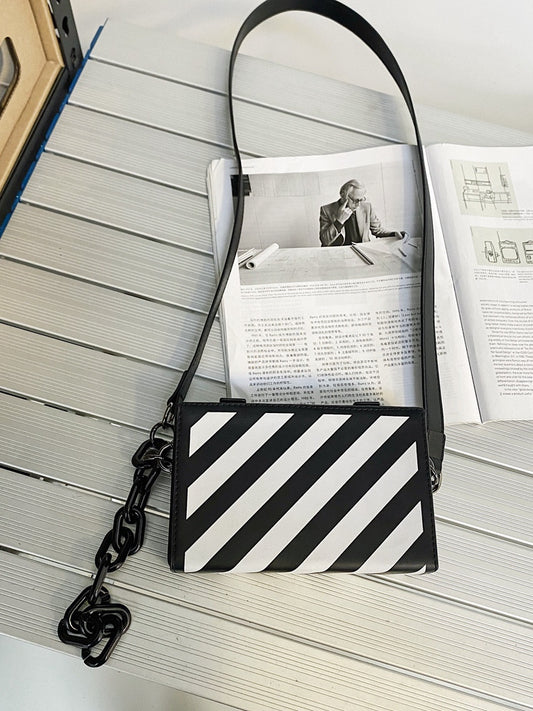 Biu Cross Body Bag